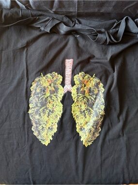 New Black Graphic Tee with Green & Yellow Nuggets Lung Design Size 3X